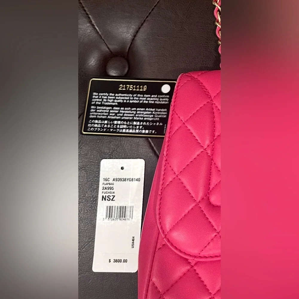 Chanel Fuchsia Quilted Shoulder Bag - Picture 4 of 12
